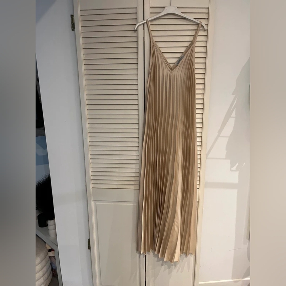 Elegant Gold Pleated Dress